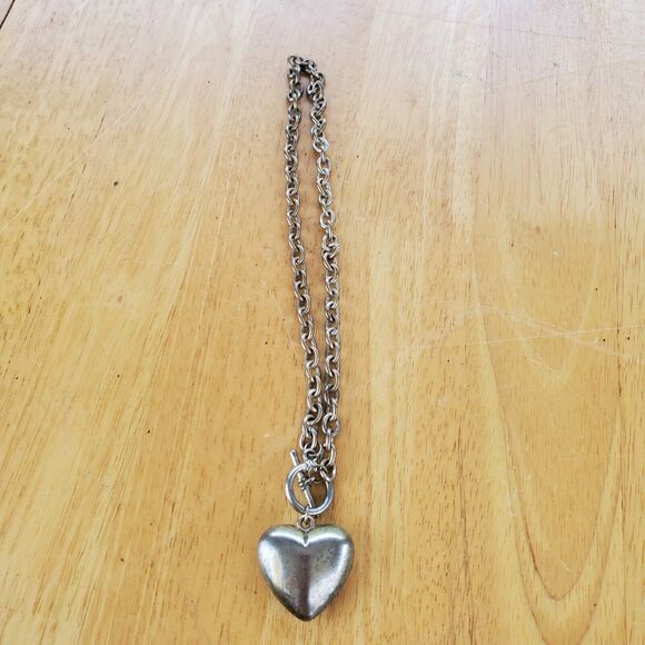 Womens Metal Neck Loop Chain 16" 3/16" Width With Silver Tone Heart Pendant - Picture 2 of 6